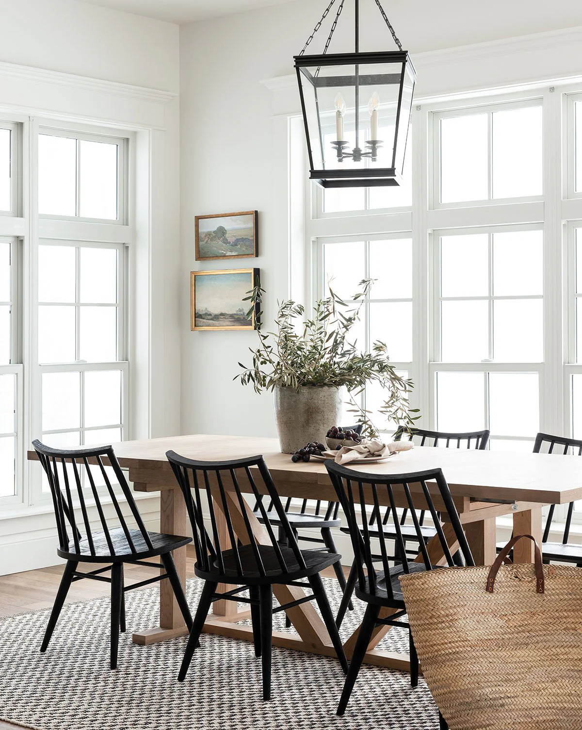 Classic Solid Oak Extension Dining Table with Sturdy Construction for Dining Room